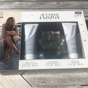 Jennifer Aniston Gift Set